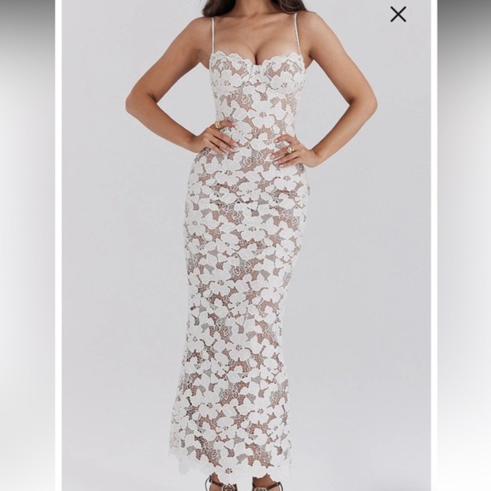House of CB Pearl Floral Lace Gown Size M